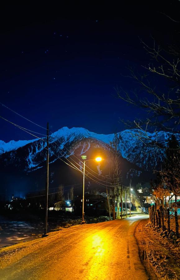Mir Guest House Pahalgam Exterior photo