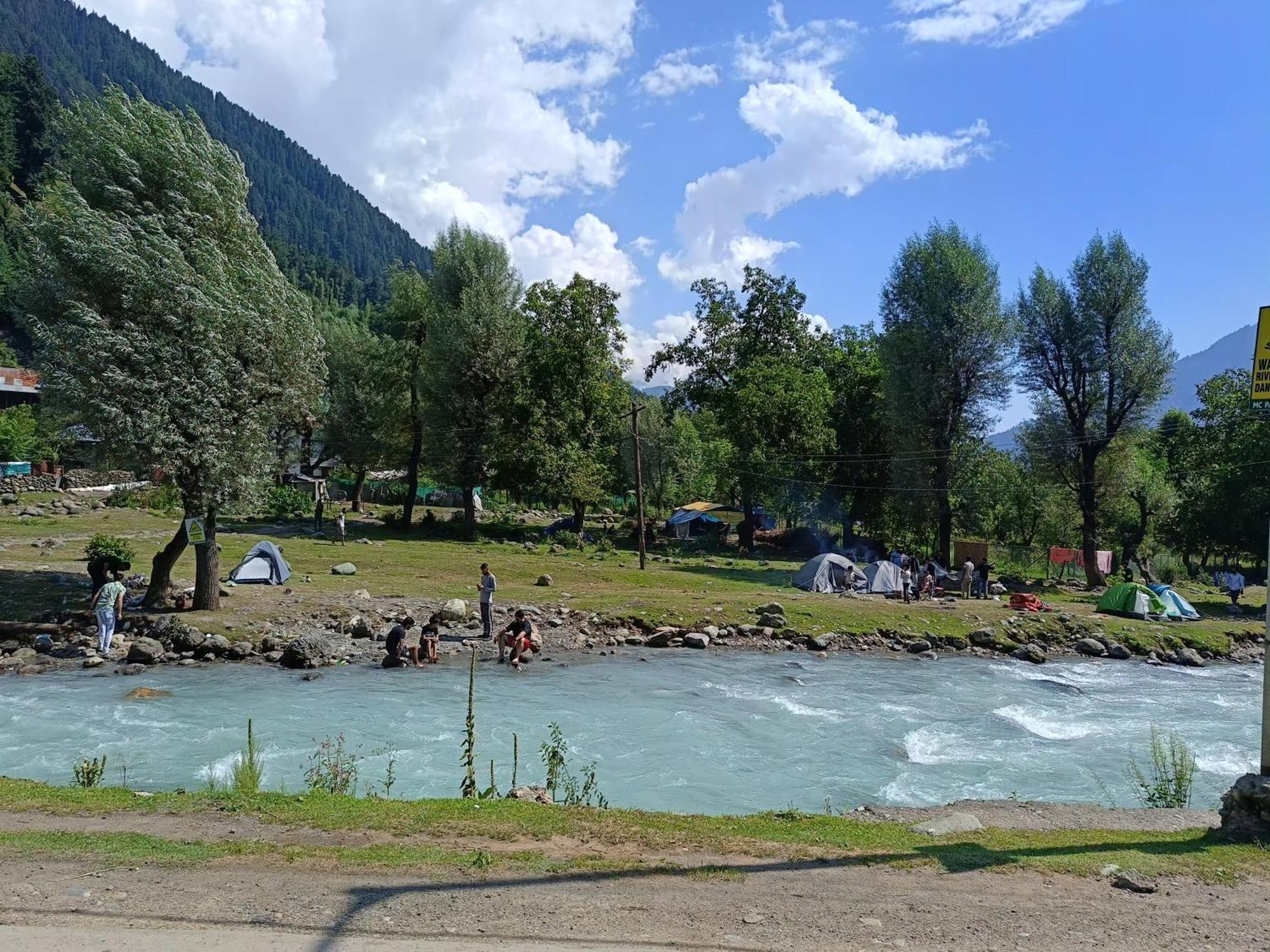 Mir Guest House Pahalgam Exterior photo
